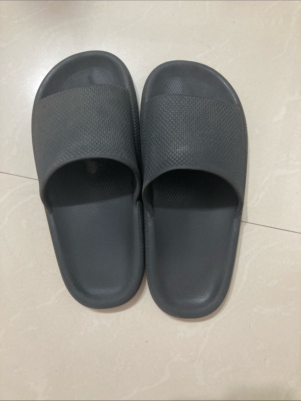 SHEIN Men's Black Textured Slide Sandals